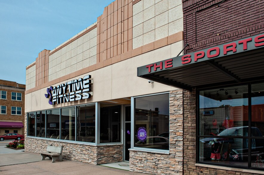 206 Norris Ave, McCook, NE 69001