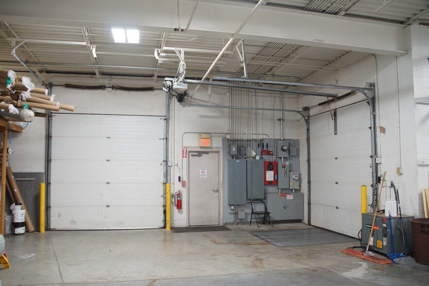 6960 Colerain Ave, Cincinnati, OH for sale - Interior Photo - Image 2 of 6