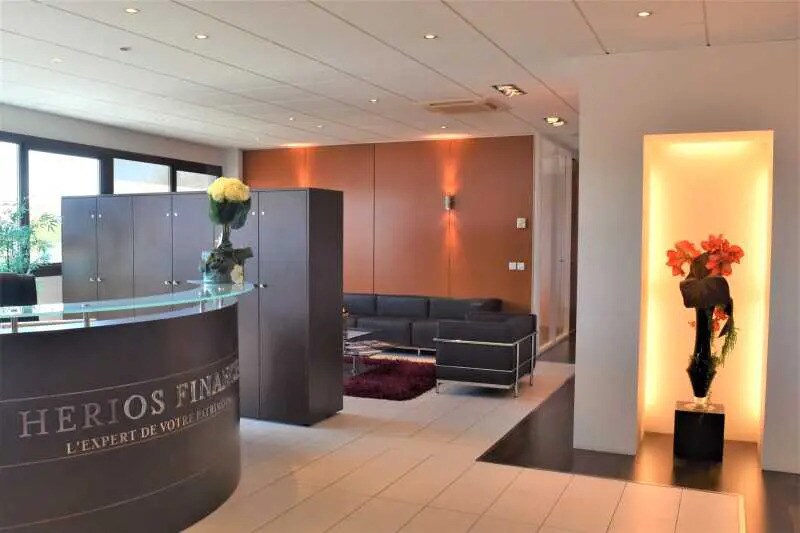 Office in Dardilly for sale - Lobby - Image 3 of 11