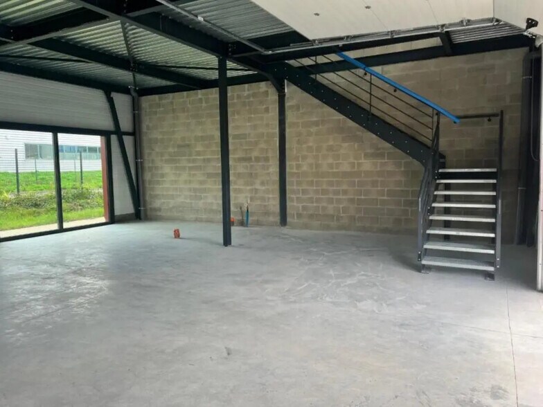 Industrial in Marcoussis for sale - Interior Photo - Image 3 of 7