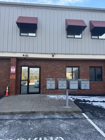 30 Commercial Dr, Wrentham, MA for sale - Building Photo - Image 1 of 1