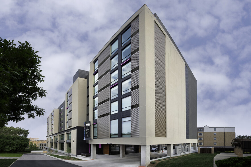 4600 Wornall Rd, Kansas City, MO for lease - Building Photo - Image 2 of 9