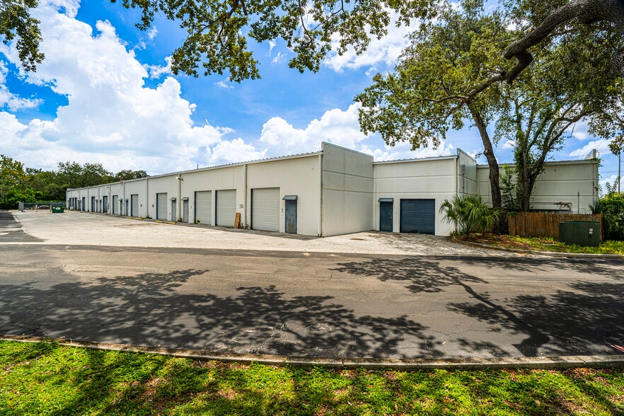 4612 N 56th St, Tampa, FL for lease - Building Photo - Image 2 of 34