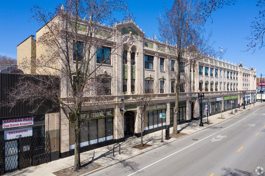 4538-4552 N Clark St, Chicago, IL for lease - Building Photo - Image 3 of 4