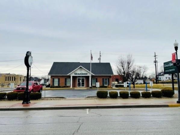 325 N Main St, Rushville, IN for sale - Building Photo - Image 1 of 1