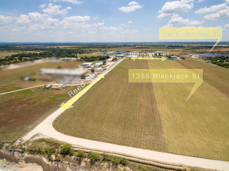 1205 Reed Dr, Lockhart, TX for sale - Building Photo - Image 3 of 4