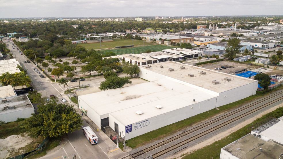 415 NE 62nd St, Miami, FL for lease - Building Photo - Image 2 of 13