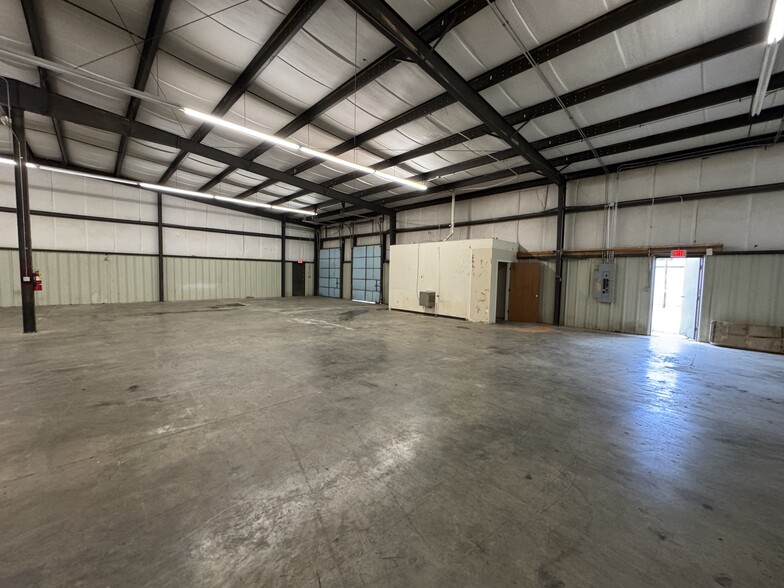 117 C Liberty Dr, Thomasville, NC for lease - Building Photo - Image 3 of 22