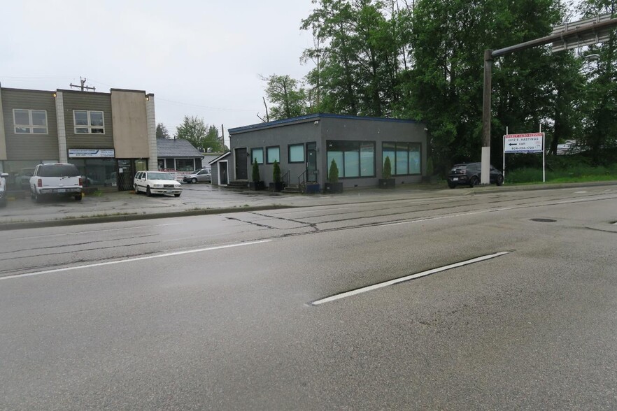 6912 Hastings St, Burnaby, BC for lease - Building Photo - Image 2 of 2