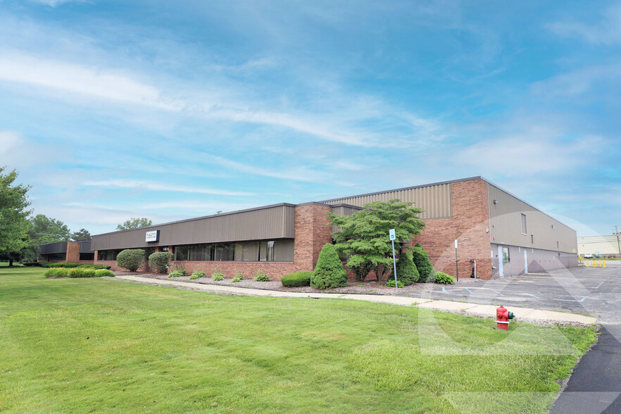 2638 Bond St, Rochester Hills, MI for lease - Building Photo - Image 1 of 1