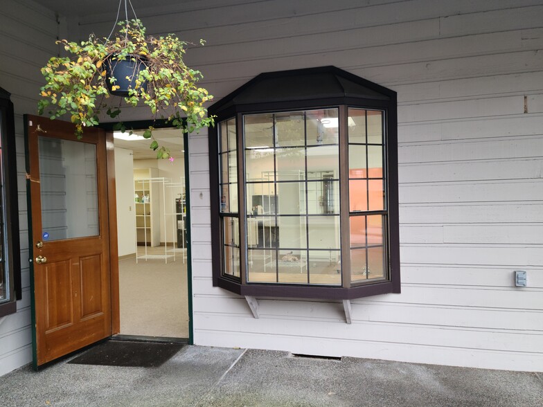 9726 Edmonds Way, Edmonds, WA for sale - Building Photo - Image 1 of 1
