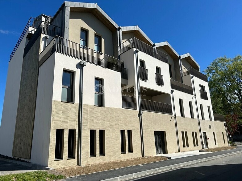 Office in La Riche for sale - Building Photo - Image 1 of 9