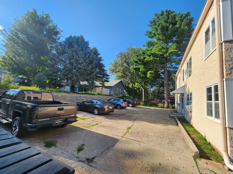 1405 Chestnut St, Atlantic, IA for sale - Building Photo - Image 3 of 22