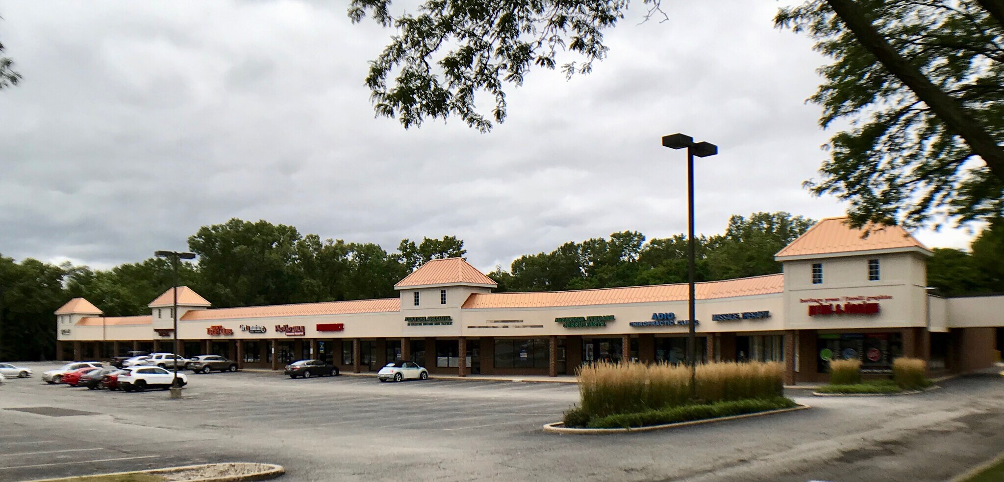 312-326 Peterson Rd, Libertyville, IL for lease Building Photo- Image 1 of 5