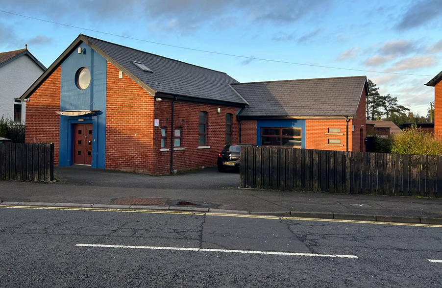 28 School Rd, Belfast for sale - Building Photo - Image 1 of 12