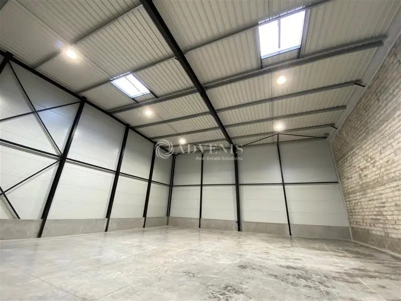 Flex in Les Pavillons-sous-Bois for lease Interior Photo- Image 1 of 7