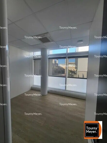 Office in Anglet for lease - Interior Photo - Image 2 of 7