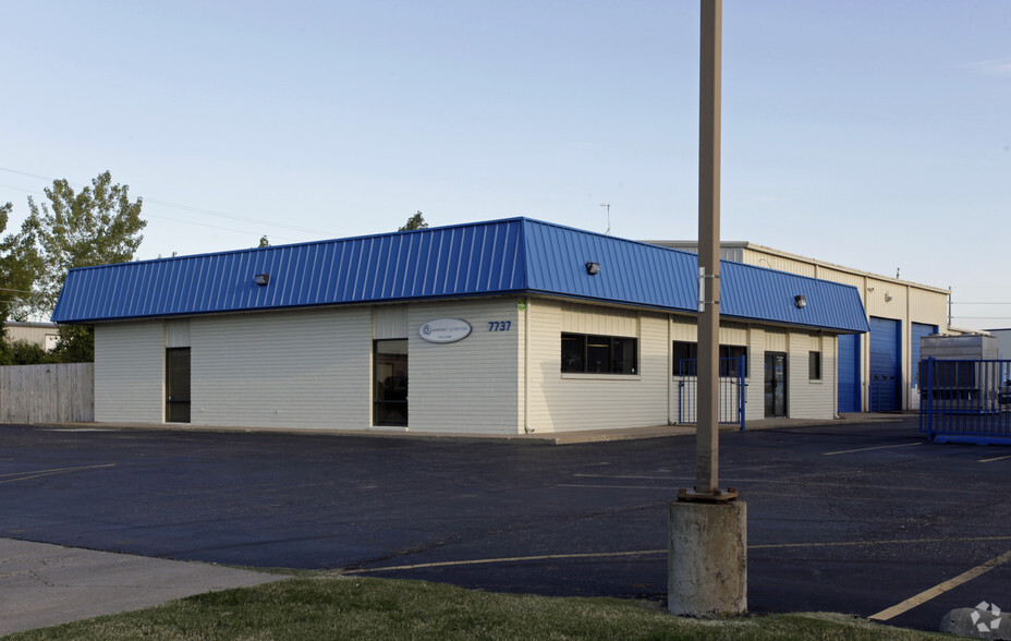 7737 E 42nd Pl, Tulsa, OK for lease - Building Photo - Image 1 of 1