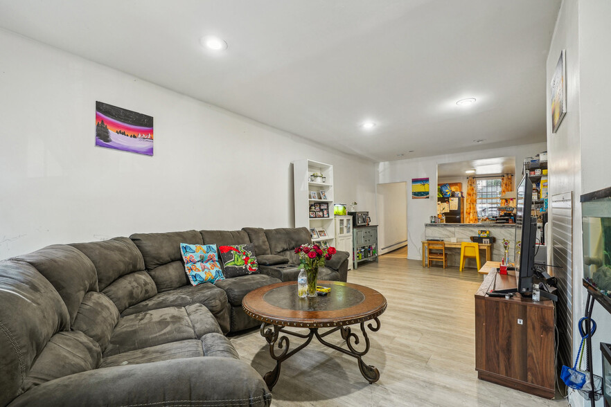 1155 Summit Ave, Jersey City, NJ for sale - Interior Photo - Image 3 of 31