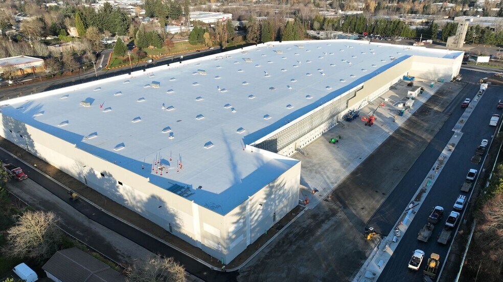4570 NE 122nd Ave, Portland, OR for lease - Building Photo - Image 2 of 12