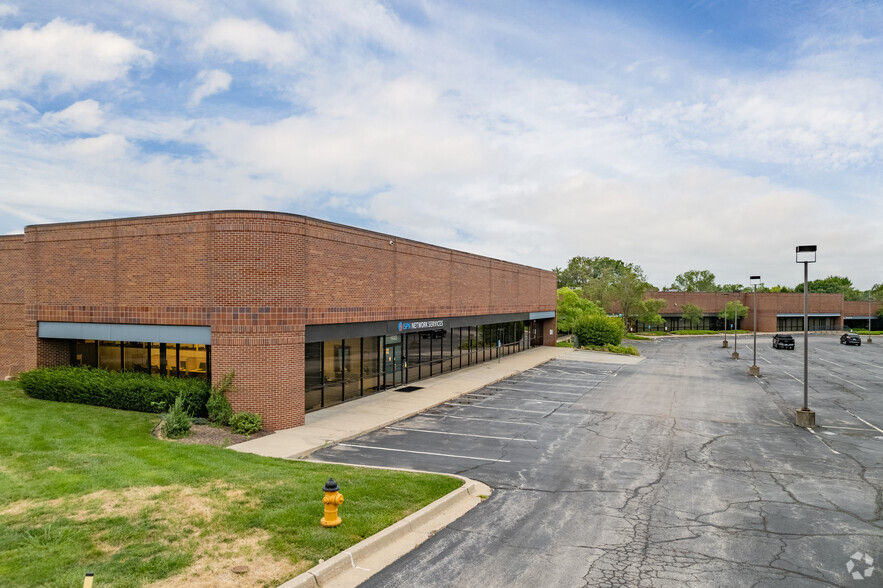 14303-14333 W 95th St, Lenexa, KS for sale - Primary Photo - Image 1 of 1