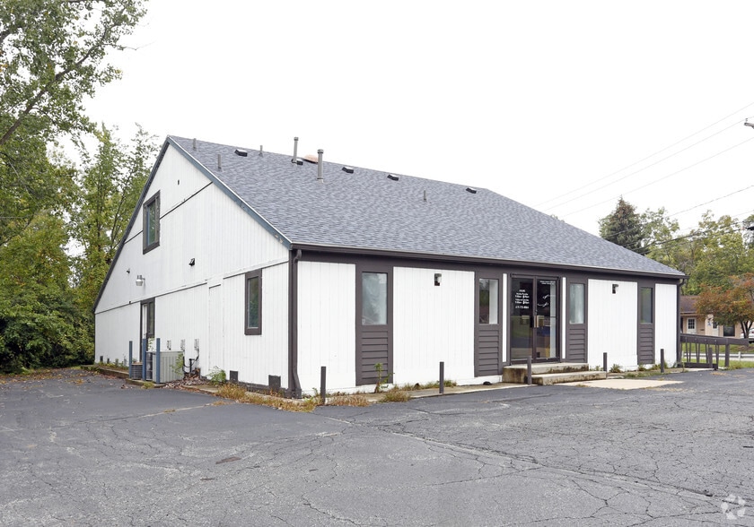 859 Dixie Hwy, Rossford, OH 43460