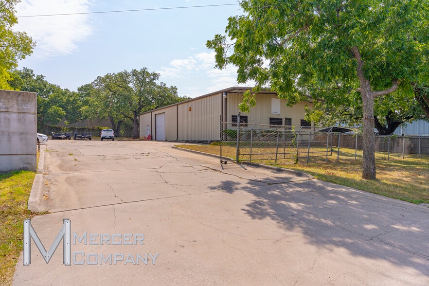 1300 Ford St, Irving, TX for lease - Building Photo - Image 1 of 5