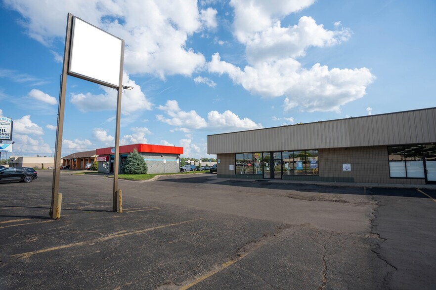 1301 W Holmes Rd, Lansing, MI 48910 Retail for Sale