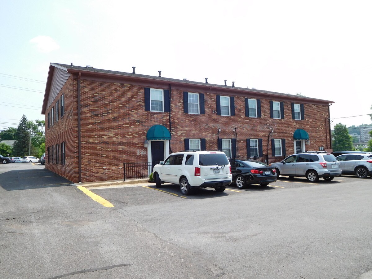 3041 University Ave, WV 26505