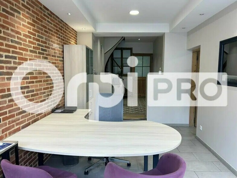Office in Saint-Just-en-Chaussée for sale - Building Photo - Image 3 of 6