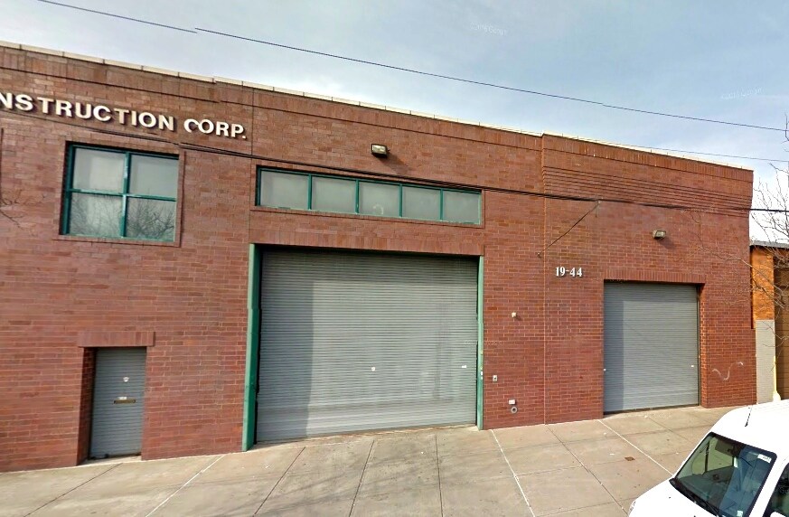 19-44 Steinway St, Astoria, NY for sale - Building Photo - Image 1 of 1