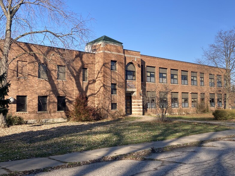 201 N Neeper St, Capac, MI 48014 Specialty for Sale