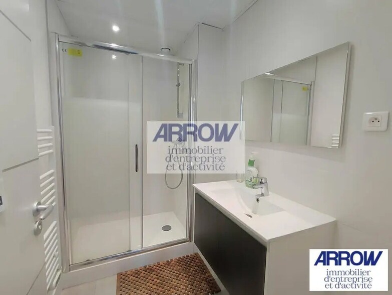 Office in Nantes for lease - Interior Photo - Image 3 of 6