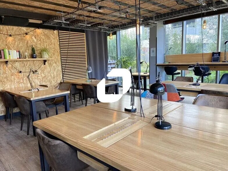 Office in Bordeaux for lease - Building Photo - Image 3 of 25