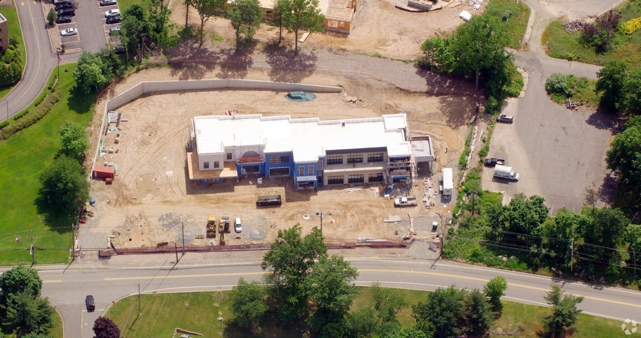 558 E Crescent Ave, Upper Saddle River, NJ 07458 The District at