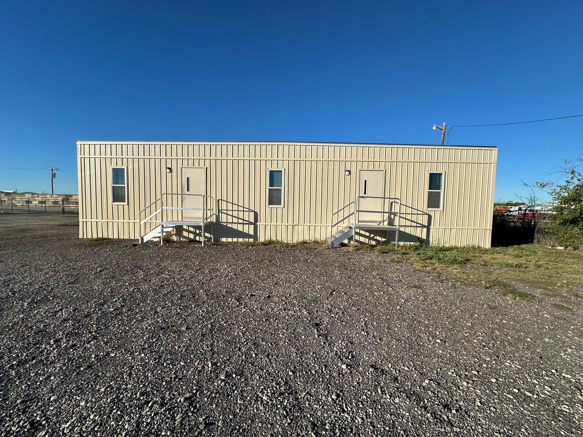 1815 E Hicks Field Rd, Fort Worth, TX for sale Building Photo- Image 1 of 1