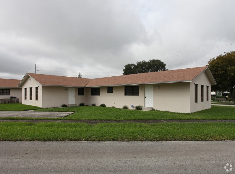 205-207 N 59th Ave, Hollywood, FL for sale - Primary Photo - Image 1 of 2