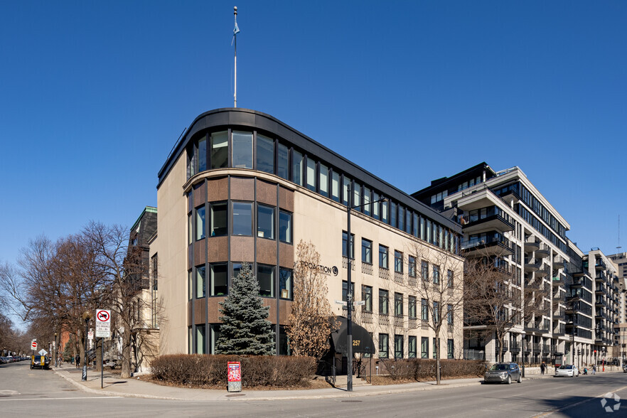 257 Rue Sherbrooke E, Montréal, QC for sale - Building Photo - Image 1 of 1