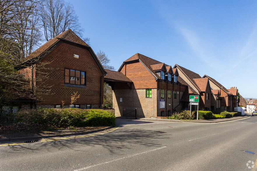 High St, Seal for sale - Primary Photo - Image 1 of 3