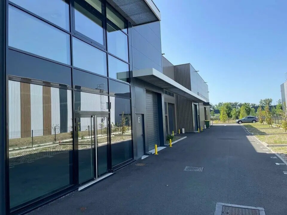 Flex in Mérignac for lease Building Photo- Image 1 of 10