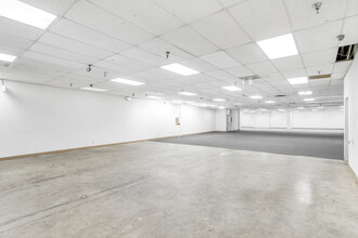 1013 S Los Angeles St, Los Angeles, CA for lease Interior Photo- Image 2 of 9