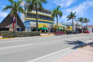 Office Space: 6936 Collins & Fast Office - Loft