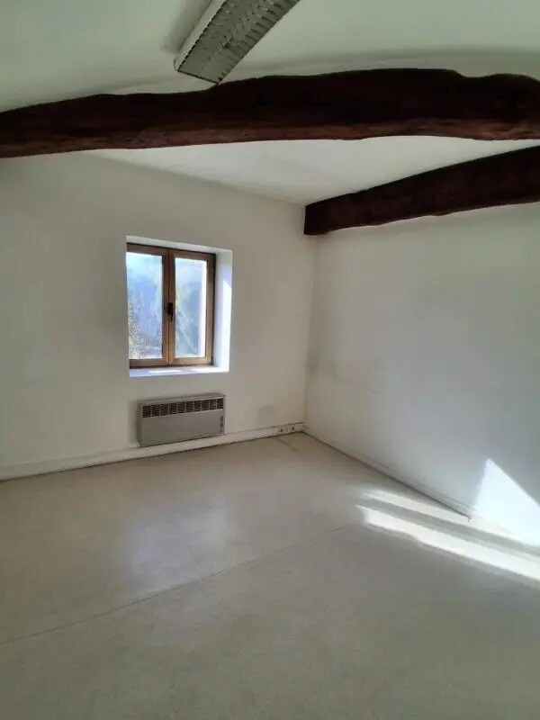 1 Avenue De La République, Houdan for lease Building Photo- Image 1 of 7