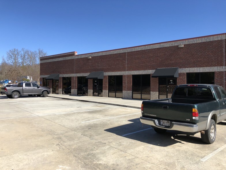 5210 Palmero Ct, Buford, GA 30518