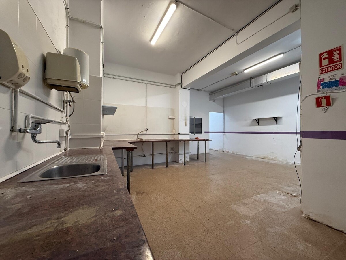 Barcelona, BAR 08029 - Unit Pta. 1 -  - Interior Photo - Image 1 of 5