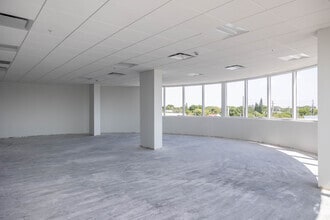500 N Dixie Hwy, Hallandale Beach, FL for lease Interior Photo- Image 1 of 2