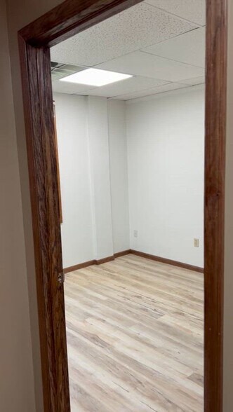 1301 W 1st Ave, Sioux City, IA for lease - Commercial Listing Video - Image 3 of 5