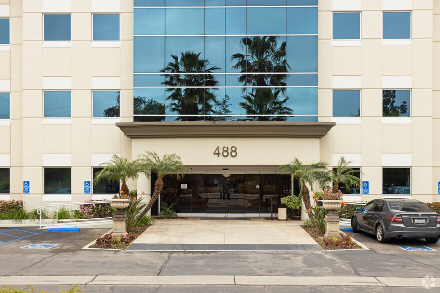 488 E Santa Clara St, Arcadia, CA for lease - Building Photo - Image 3 of 6