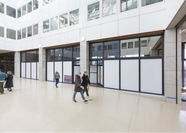 394-398 Midsummer Blvd, Milton Keynes for lease Building Photo- Image 1 of 2