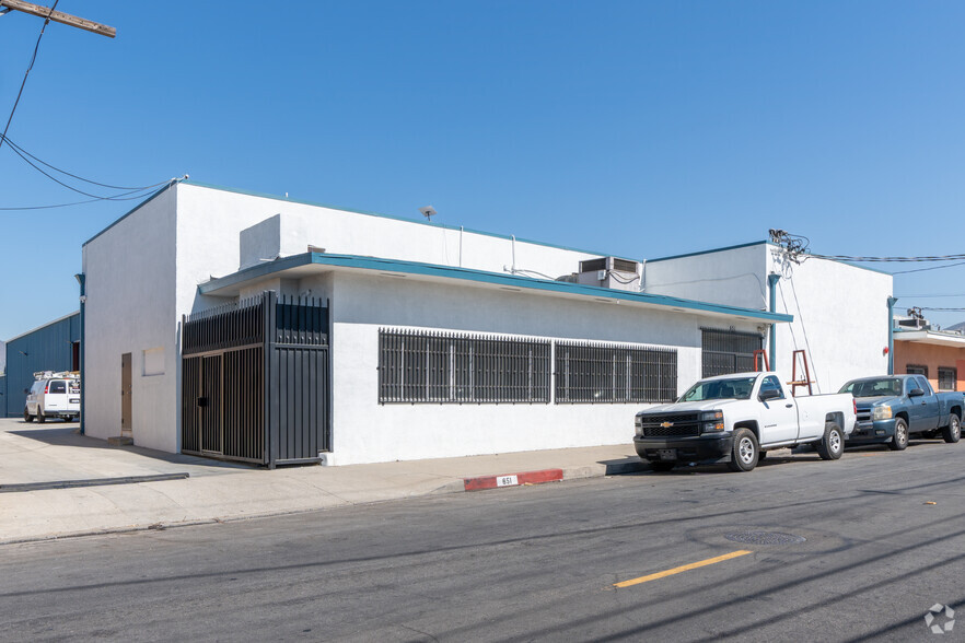 651 Arroyo Ave, San Fernando, CA for lease - Building Photo - Image 1 of 8